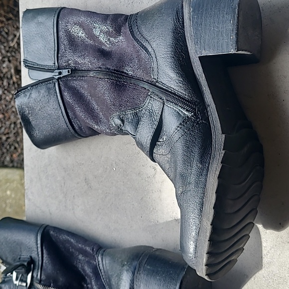 Black size 9 boots - Picture 1 of 4